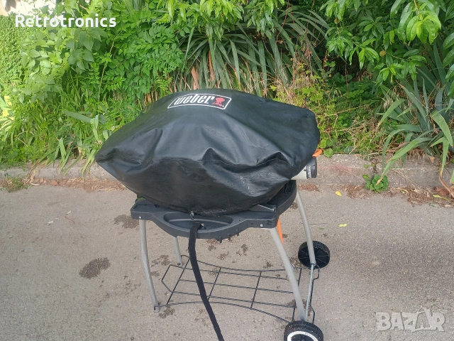 Газово барбекю Weber Q 2200 с оригинална количка и покривало – Отлично състояние, снимка 9 - Барбекюта - 55228377