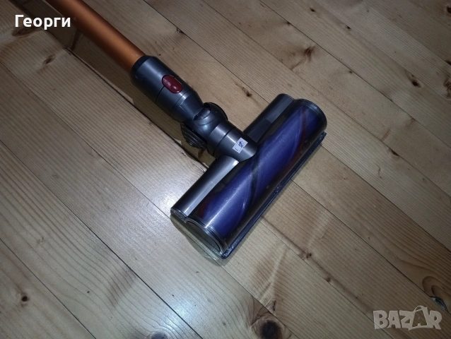Отлична безжична Dyson V8 прахосмукачка с нова батерия и аксесоари, снимка 5 - Прахосмукачки - 52776474