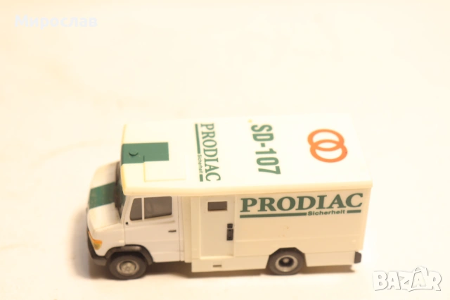 HERPA 1/87 H0 MERCEDES VARIO ИНКАСО БРОНИРАН КОЛИЧКА МОДЕЛ, снимка 2 - Колекции - 54316781