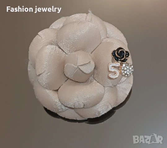 Брошки  Chanel, снимка 4 - Други - 54646539