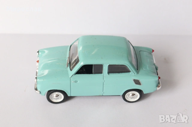 1/43 MIKRUS MR 300 КОЛИЧКА МОДЕЛ, снимка 2 - Колекции - 54138559