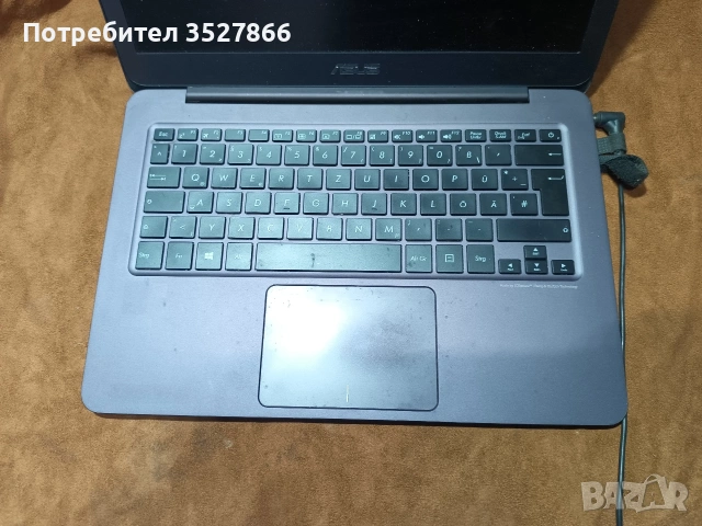 Лаптоп Asus UX305F, снимка 4 - Лаптопи за работа - 55166859