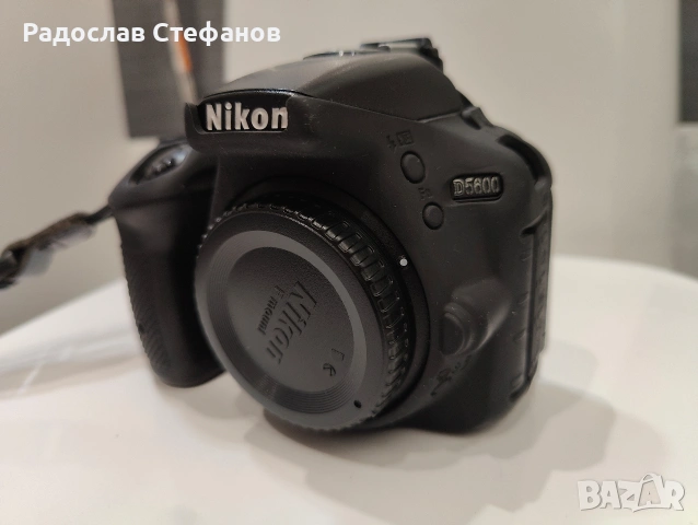Nikon D5600 като нов!, снимка 2 - Фотоапарати - 55268611