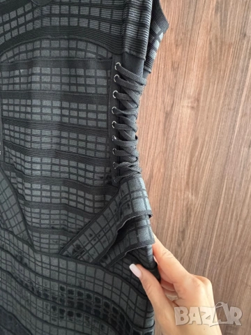Оригинална луксозна бандажна рокля Herve Leger, размер S, снимка 6 - Рокли - 54622130