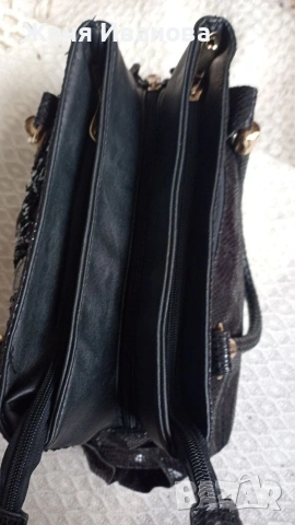 Дамска чанта, снимка 5 - Чанти - 54357805
