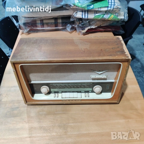 Лампов ретро радиоапарат Grundig 3036, снимка 2 - Антикварни и старинни предмети - 53557368