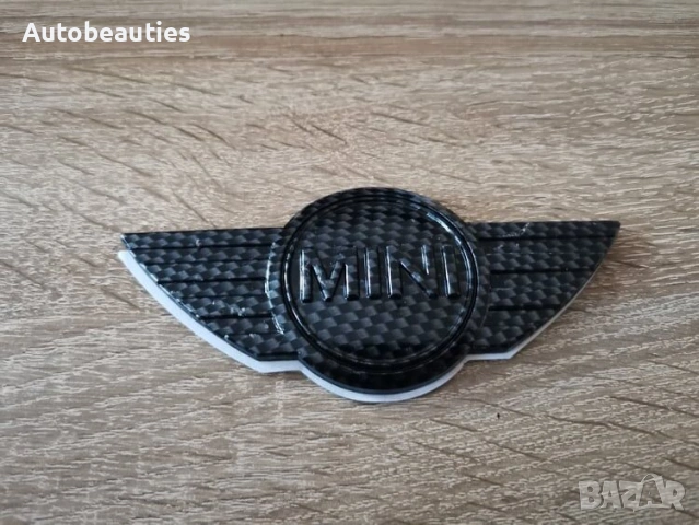 MINI Cooper емблема стар стил карбон