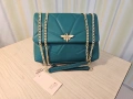 Нова дамска кожена чанта VERA Zeela естествена кожа MADE IN ITALY закопчалка златна Пчела раница, снимка 7