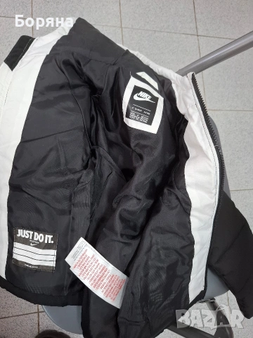 Оригинално яке Nike, снимка 4 - Детски якета и елеци - 54656207