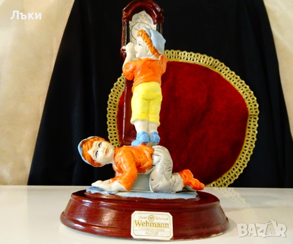 Немска порцеланова статуетка Деца сверяват часовник. , снимка 10 - Статуетки - 54058855