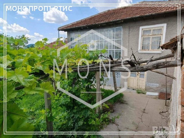 За продажба двуетажна къща с двор, за ремонт в с. Кацелово , обл. Русе., снимка 3 - Къщи - 55098907