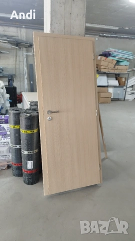 Интериорна Врата с каса и первази използвана 75/200см дясна, снимка 4 - Дограми - 54808457