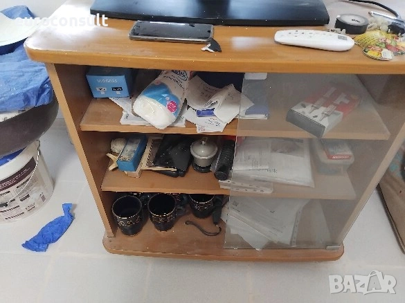 шкаф за ТВ ,масив,запазен ,италиянски