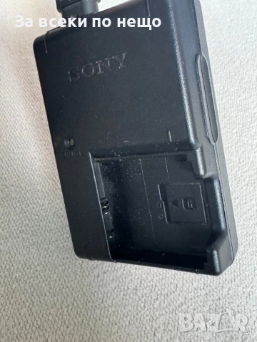Оригинално зарядно за фотоапарат , Sony BC-CSGB , зарежда батерии NP-FG1 NP-BG1, снимка 4 - Батерии, зарядни - 54788877