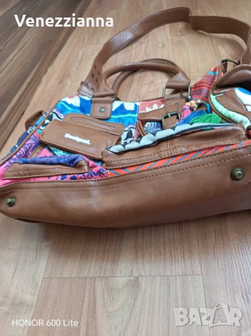 DESIGUAL Чанта  - лятна, цветна и атрактивна, снимка 5 - Чанти - 54725312
