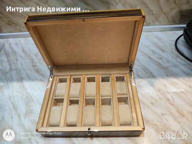  Луксозна тежка дървена кутия за 10 часовника Watwood – Пиано лак, Като нова!
, снимка 2 - Мъжки - 55592249