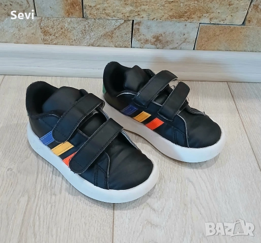Детски маратонки Adidas-27 номер!