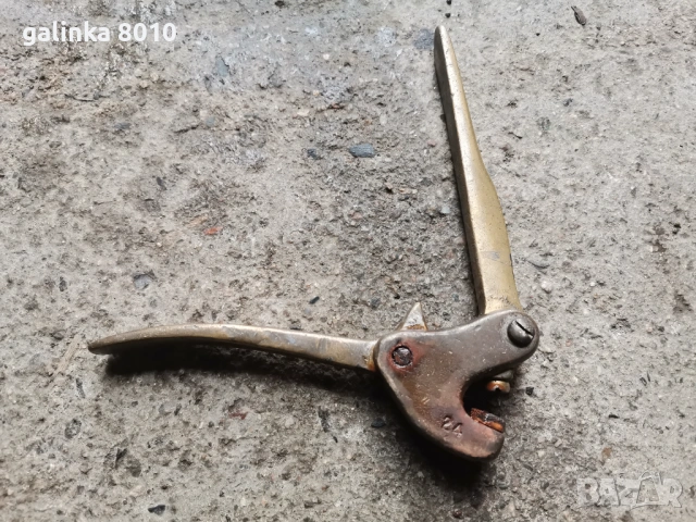 Стар бронзов пломбач, снимка 2 - Антикварни и старинни предмети - 54063702