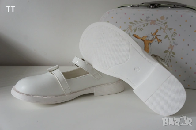 НОВИ бели официални обувки 34/35номер, 21.6см стелка., снимка 5 - Детски обувки - 54135591