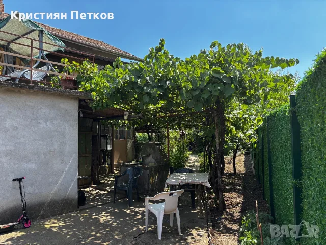 Голяма двуетажна къща в с. Камен | на 50 км. от В. Търново, снимка 13 - Къщи - 55676709