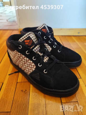 Кецове естествен велур Adidas