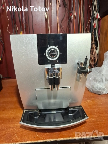 Продава се кафемашина Jura impressa J5. 