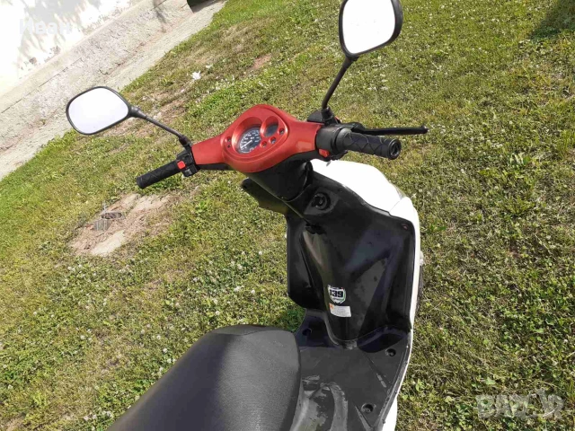 Продавам скутер Yamaha Aerox 2016 година с регистрация в перфектно техническо състояние но с външни , снимка 6 - Мотоциклети и мототехника - 55155987