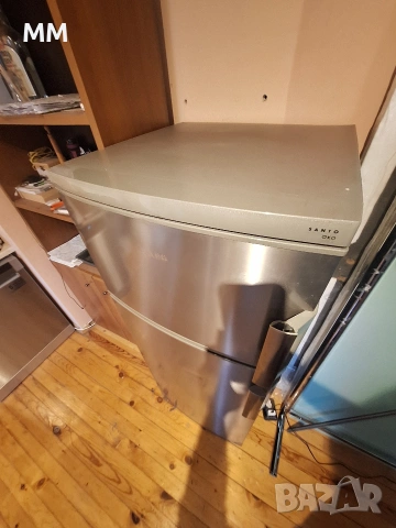 Хладилник със горна камера AEG, снимка 3 - Хладилници - 54345336