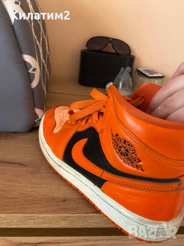 Nike Air Jordan 1 Mid Rush Orange, снимка 3 - Маратонки - 54123159