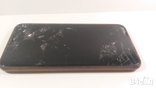 Телефон Samsung SM-A105FN-DS с пукнат дисплей за ремонт или части