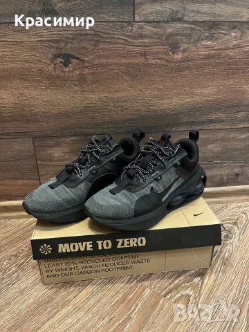 Маратонки Nike.