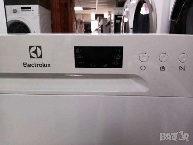Малка свободно стояща съдомиялна кубче Elektrolux за 6 комплекта с 2 години гаранция!, снимка 6 - Съдомиялни - 53980034