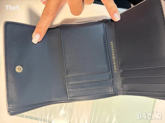 Портмоне TOMMY HILFIGER - като ново, без нито една забележка , снимка 4 - Портфейли, портмонета - 55364916