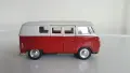 Volkswagen Microbus от 1962 г., метален , произведен от Welly. , снимка 2