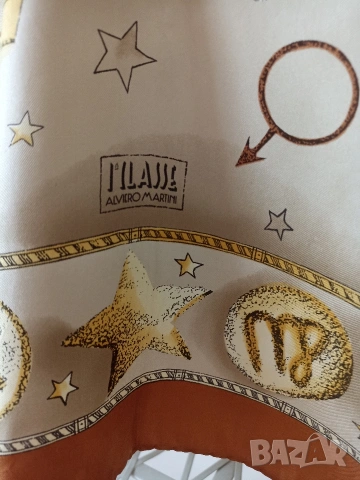 Дамски шал Alviero Martini, снимка 10 - Шалове - 54357103