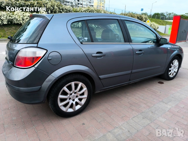 Opel Astra 1.7 CDTI, снимка 18 - Автомобили и джипове - 54731374