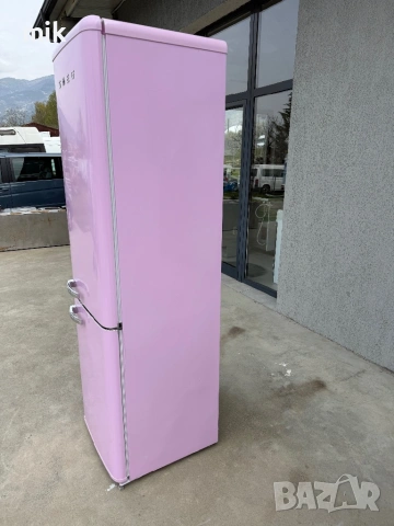 Розов Хладилник SMEG с фризер, снимка 3 - Хладилници - 54214117