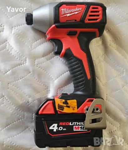 Milwaukee M18 комплект – ударен гайковерт + ударен винтоверт + 2 батерии 4Ah + зарядно + куфар, снимка 12 - Винтоверти - 53802535