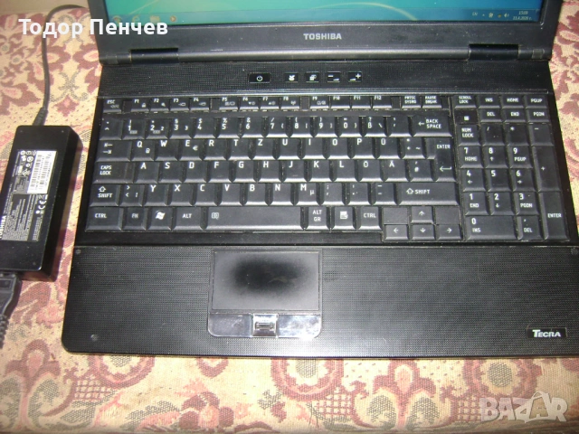 Toshiba Tecra A11 - Core i3, 4 GB RAM, 250 GB HDD, зарядно, снимка 2 - Лаптопи за дома - 54167139