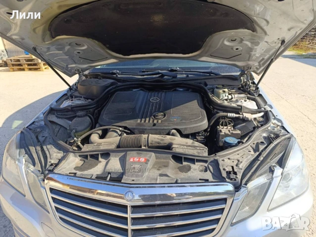Mercedes-Benz E 220, Ръчна , снимка 11 - Автомобили и джипове - 54787591