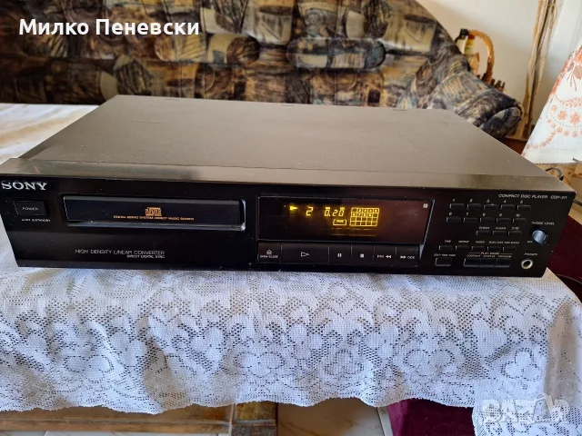 SONY CDP 311 STEREO COMPACT DISK PLAIER.