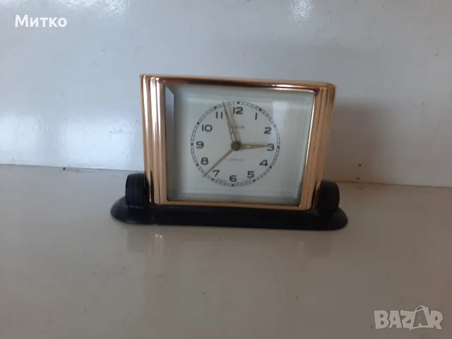 ретро механичен настолен часовник-будилник „Слава“ (Slava) с 11 камъка (11 Jewels), произведен СССР, снимка 2 - Антикварни и старинни предмети - 55681960