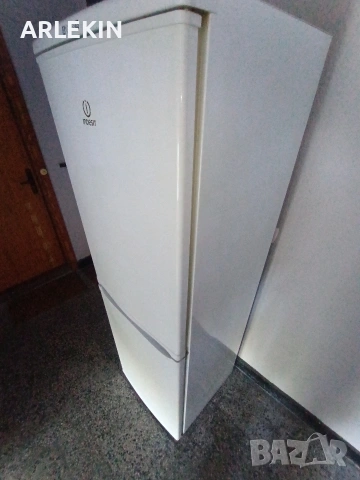Хладилник с фризер Indesit, снимка 5 - Хладилници - 55063863