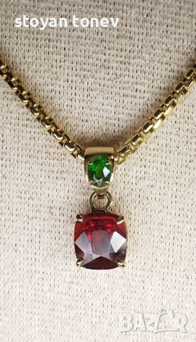 "Тайнствен Пламък“ – авторски медальон с редки натурални гранати! Нов!, снимка 7 - Колиета, медальони, синджири - 54083968