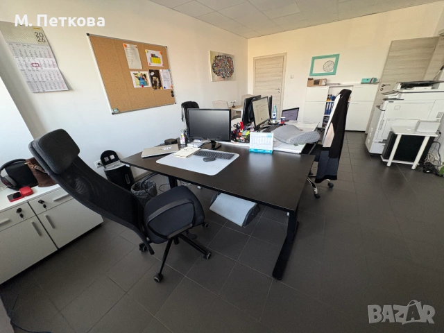 MARKUS въртящ се офис стол ИКЕА, снимка 2 - Столове - 54225174