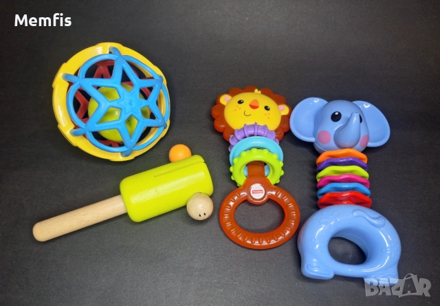 Дървени фигурки и дрънкалки