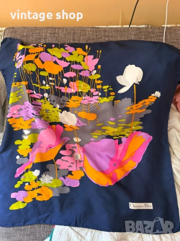 Копринен шал Christian Dior, снимка 5 - Шалове - 54181771