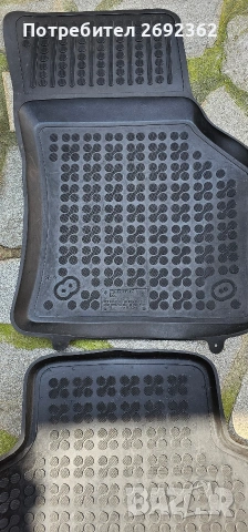 Ориг.гумени стелки голф 7 ауди А3, снимка 3 - Аксесоари и консумативи - 53892398