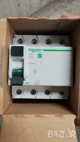 Schneider ДТЗ + Предпазител + контакт 16А трифазен