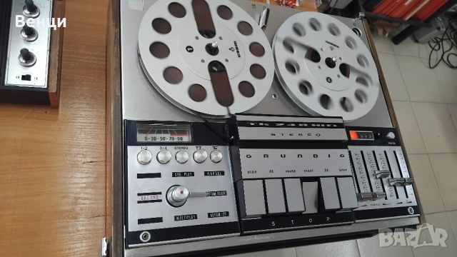 Grundig TK 248 с вграден усилвател и говорители, снимка 2 - Декове - 54203111